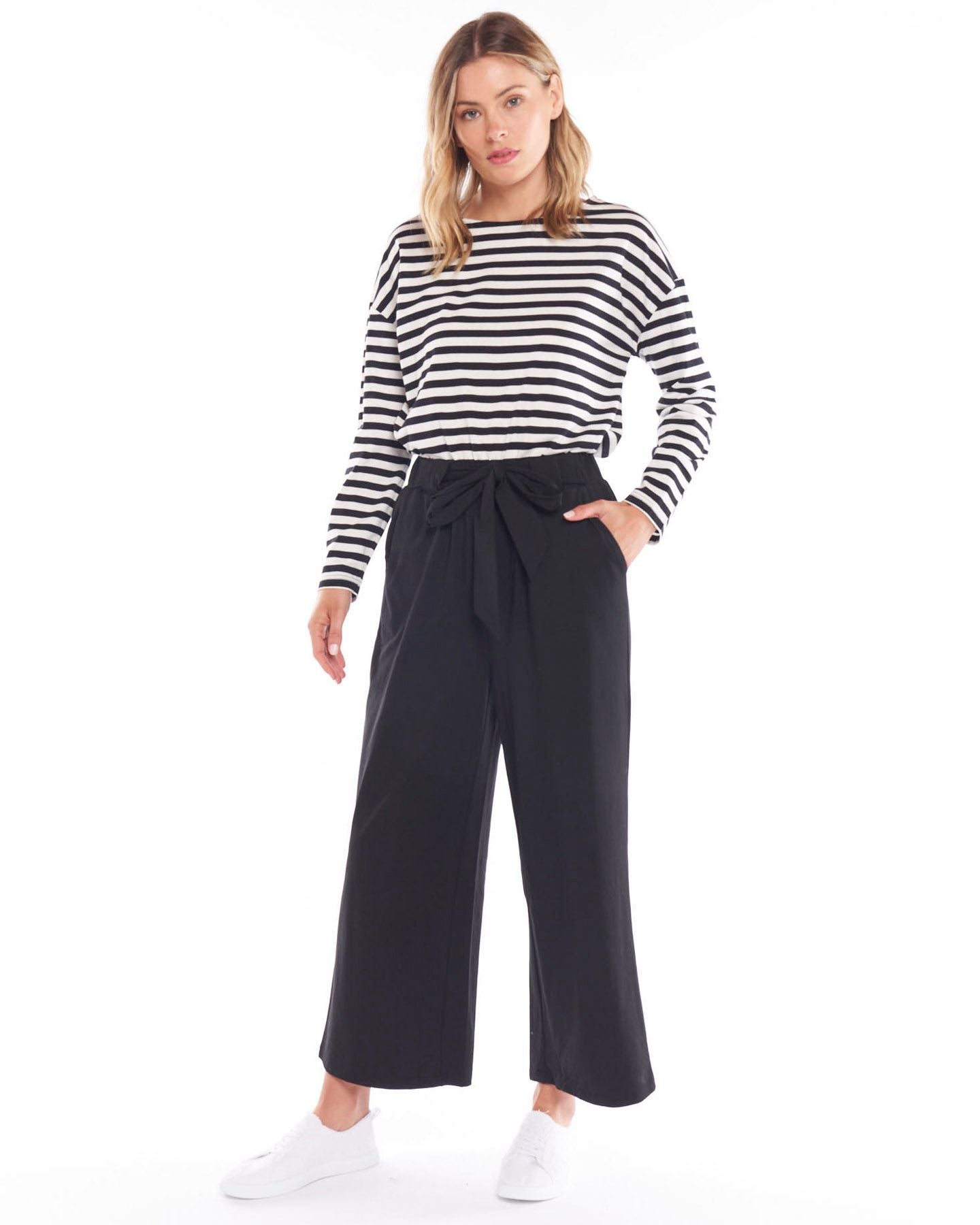 Dasha pant, sass clothing, betty basics, winter 2022, autumn 2022, black pants, elasticated waistband, fabric belt, belt loops, functional pockets, wide leg, 7/8 length, transeasonal, smart casual, work pants, classic cut, everyday pants, fancy pants, small business, online, size inclusive