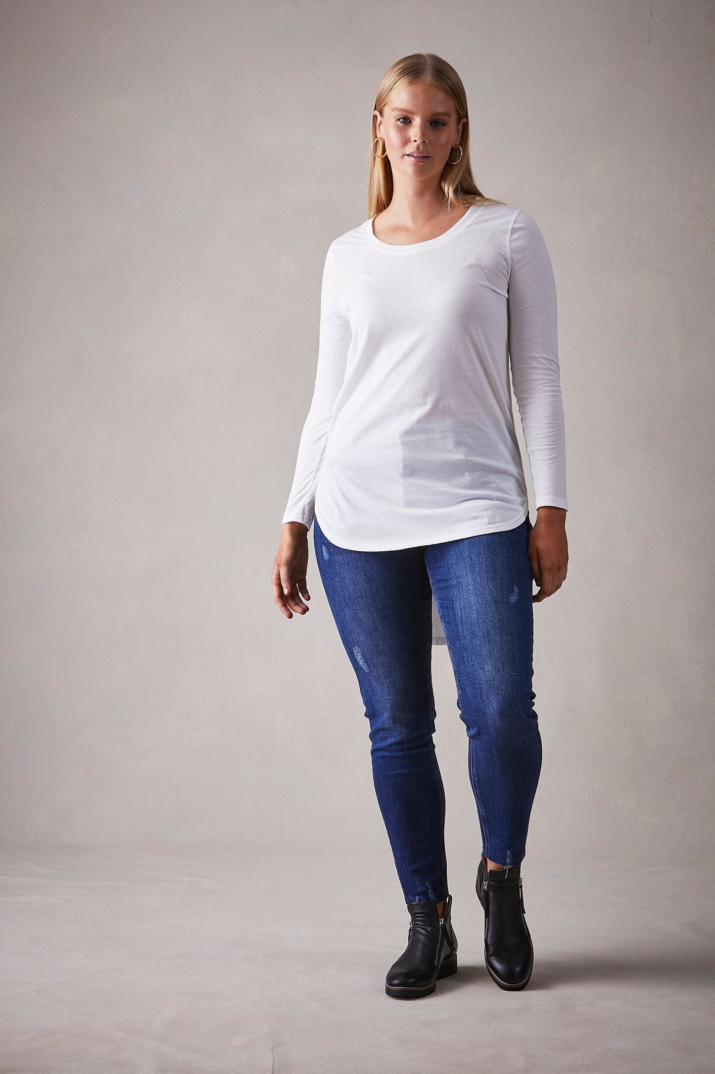 Relax Tee, 100% soft breathable cotton, scoop hem, round neck, longer back, summer, winter, stylish, eb&ive, isle of mine, haven, jogger, denim, smart casual, comfortable, on trend, inclusive sizing, Australian designers, fashion, options, eco friendly options, sustainable clothing, sourced locally, lady start up, small business, support small business, knits, sale, ethically manufactured