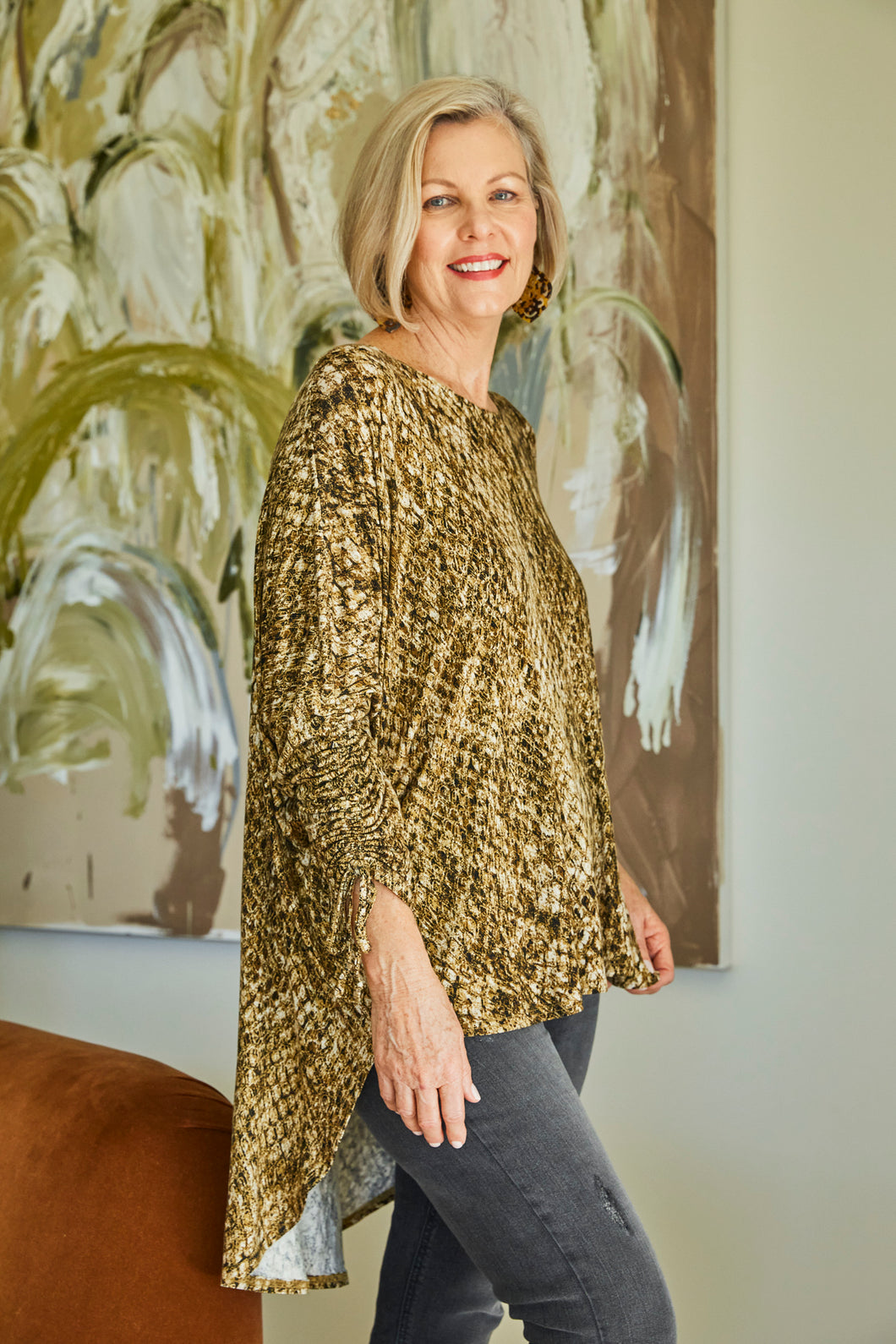 El Questro Ruched Top, Boa, Mud, Port, round neck, long scoop at back, ruched sleeve,  rayon spandex mix, leopard print, eb&ive, winter 2022, autumn 2022, small business, online, one size