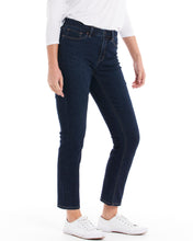 Load image into Gallery viewer, Wynona Curve Jean - Smokey Blue
