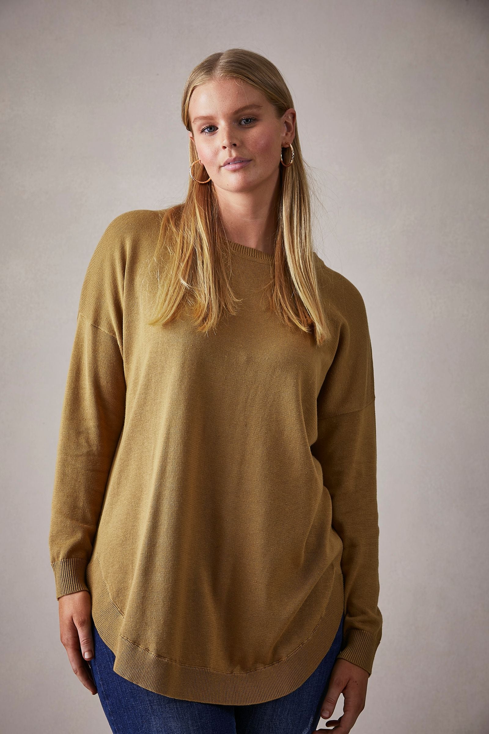 Acrylic cotton blend, round neck, drop shoulder, scoop front and back, side split, eb&ive, winter 2022, autumn, winter, warm, knits, dijon