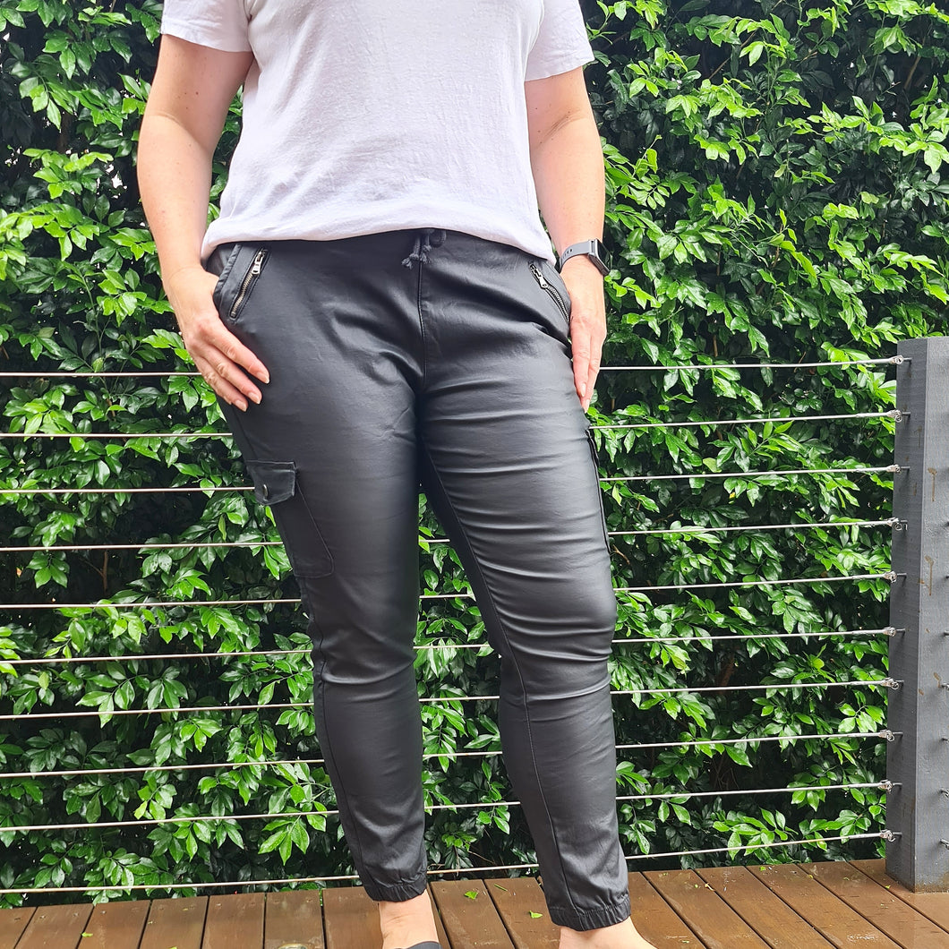 Margie Jogger - Leather look – Elbury Court