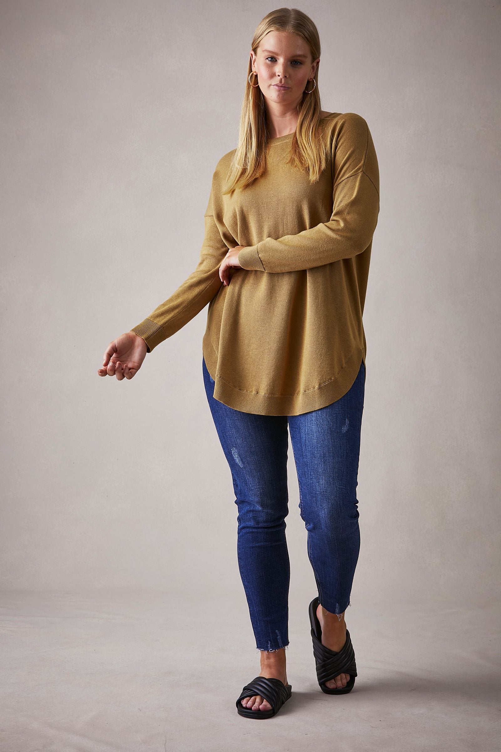 Acrylic cotton blend, round neck, drop shoulder, scoop front and back, side split, eb&ive, winter 2022, autumn, winter, warm, knits, dijon