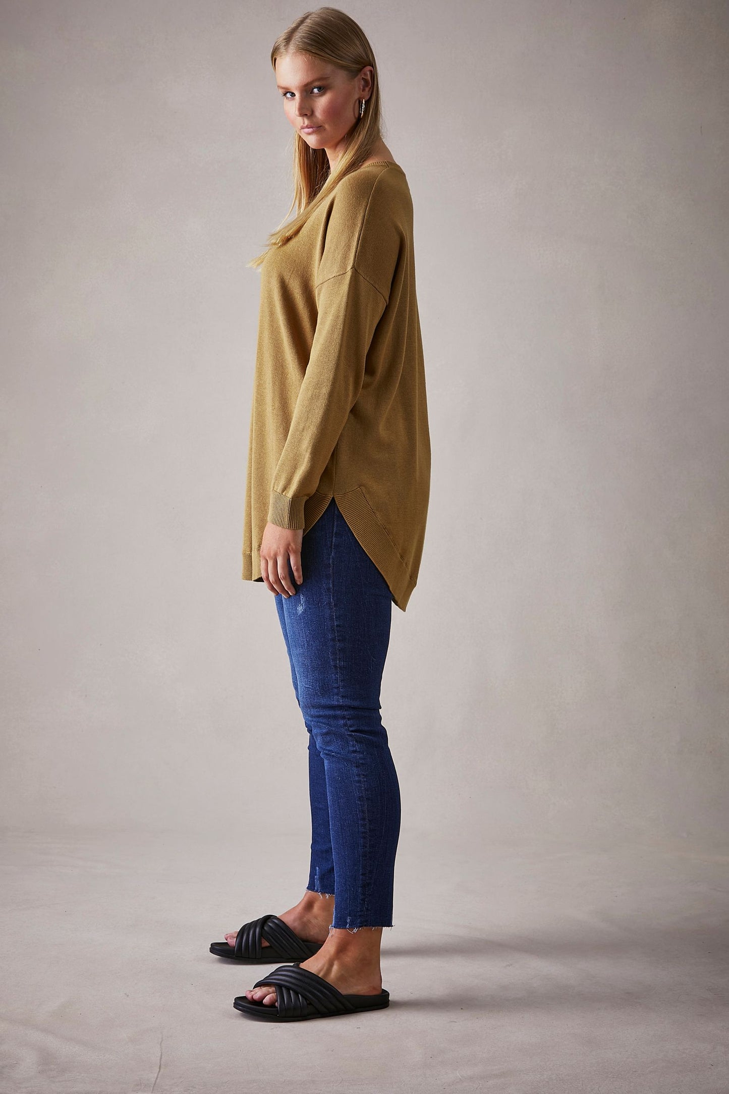 Acrylic cotton blend, round neck, drop shoulder, scoop front and back, side split, eb&ive, winter 2022, autumn, winter, warm, knits, dijon