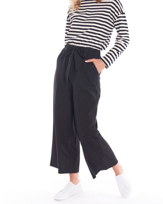 Dasha pant, sass clothing, betty basics, winter 2022, autumn 2022, black pants, elasticated waistband, fabric belt, belt loops, functional pockets, wide leg, 7/8 length, transeasonal, smart casual, work pants, classic cut, everyday pants, fancy pants, small business, online, size inclusive